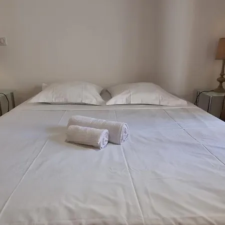 Vieux Port One Bedroom B22 Apartment
